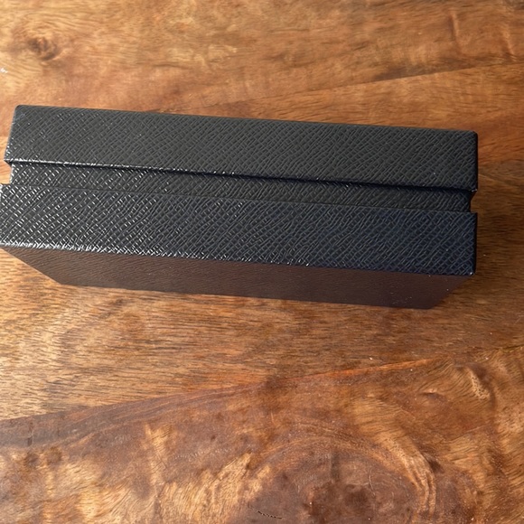 Prada glasses or sunglasses hard case navy with cleaning cloth - Picture 6 of 7